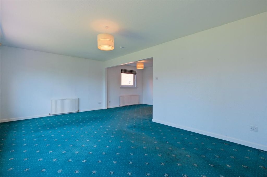 Property photo 3 of 25