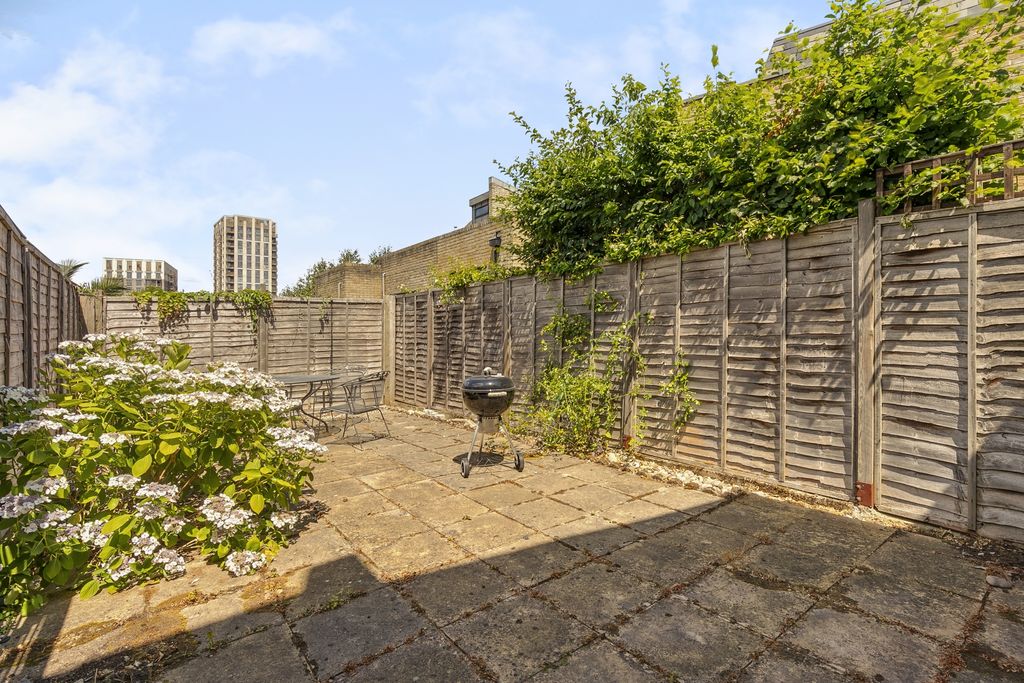 Property photo 3 of 16 Photo 13