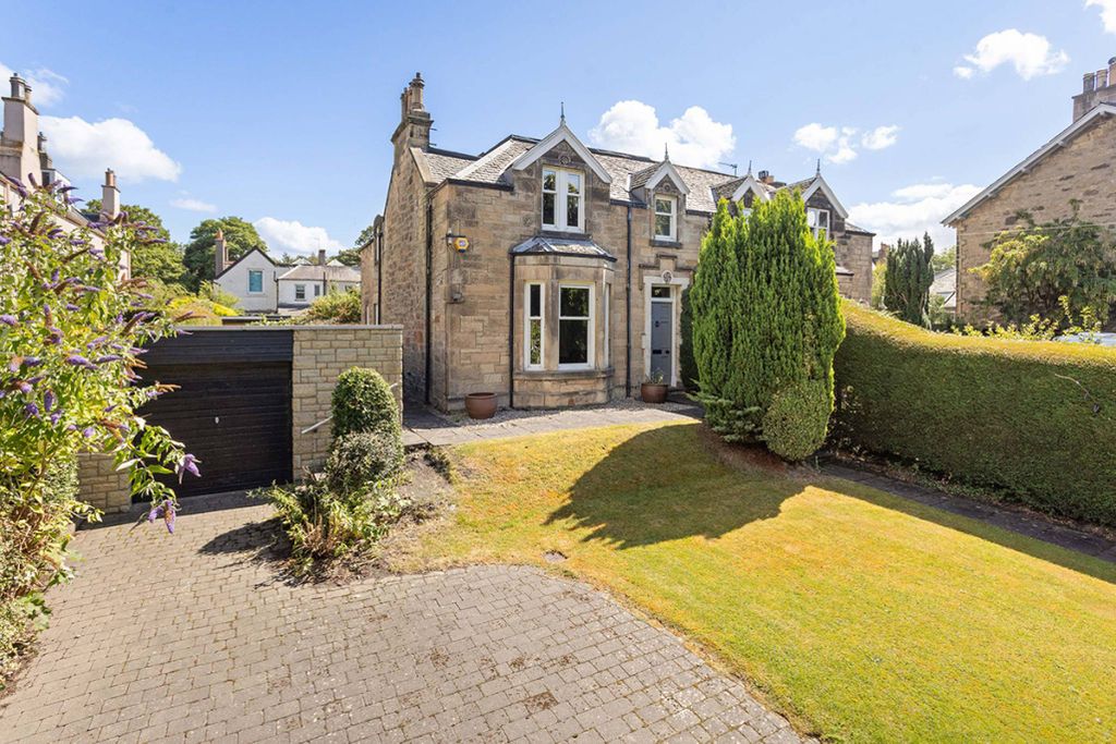 Property photo 1 of 30