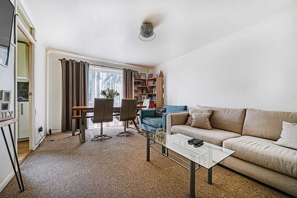 Property photo 2 of 12