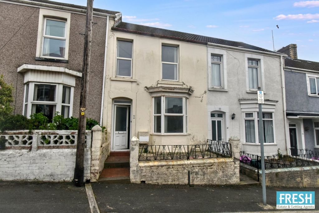 Property photo 1 of 27
