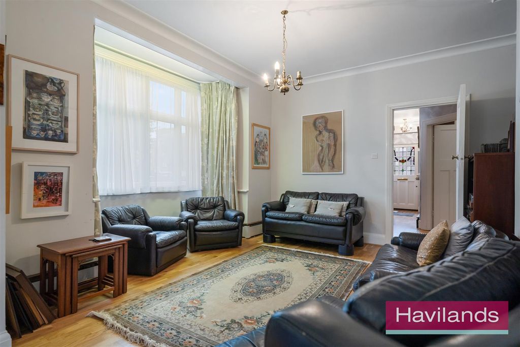Property photo 3 of 22 Green Lanes-19.Jpg