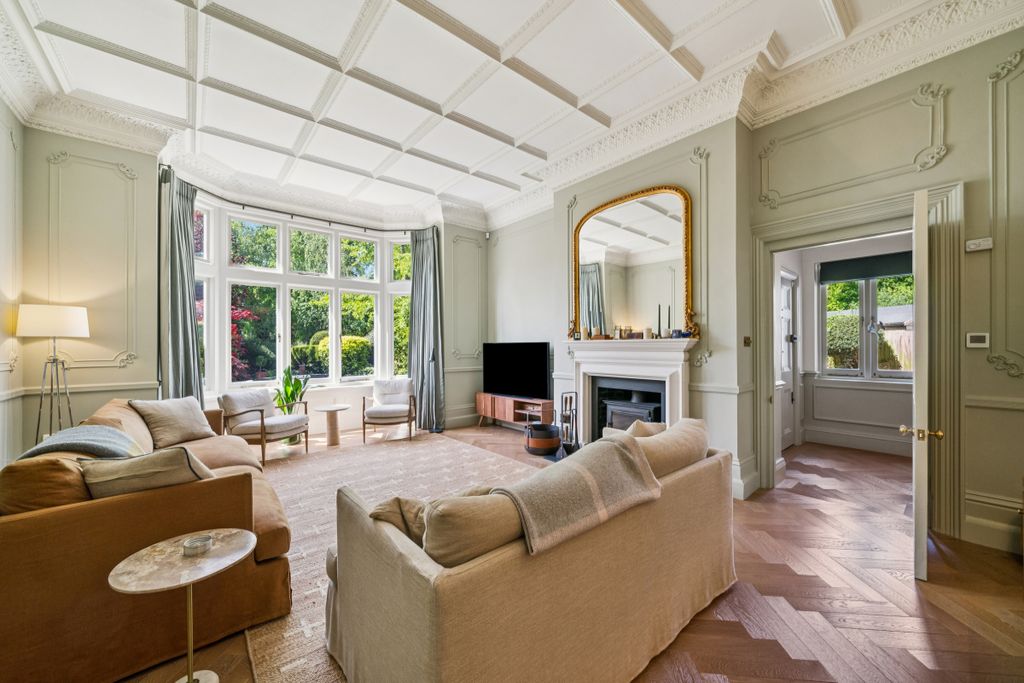 Property photo 1 of 33