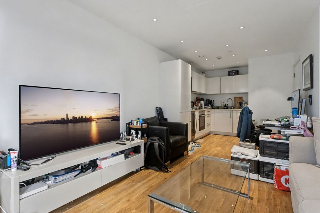 Property photo 3 of 12