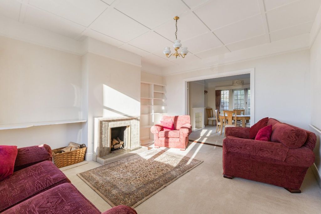 Property photo 3 of 21 101031_11-Netheravon-Road-Salisbury-5.Jpg