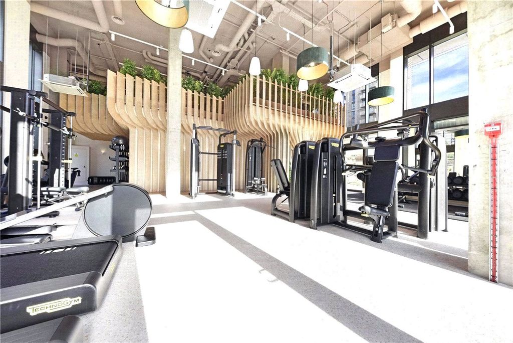 Property photo 2 of 18 Picture No. 27