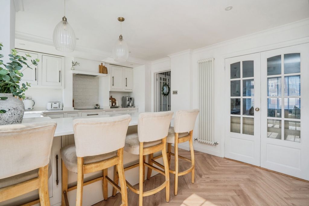 Property photo 3 of 15 Pbox-Img.Jpg