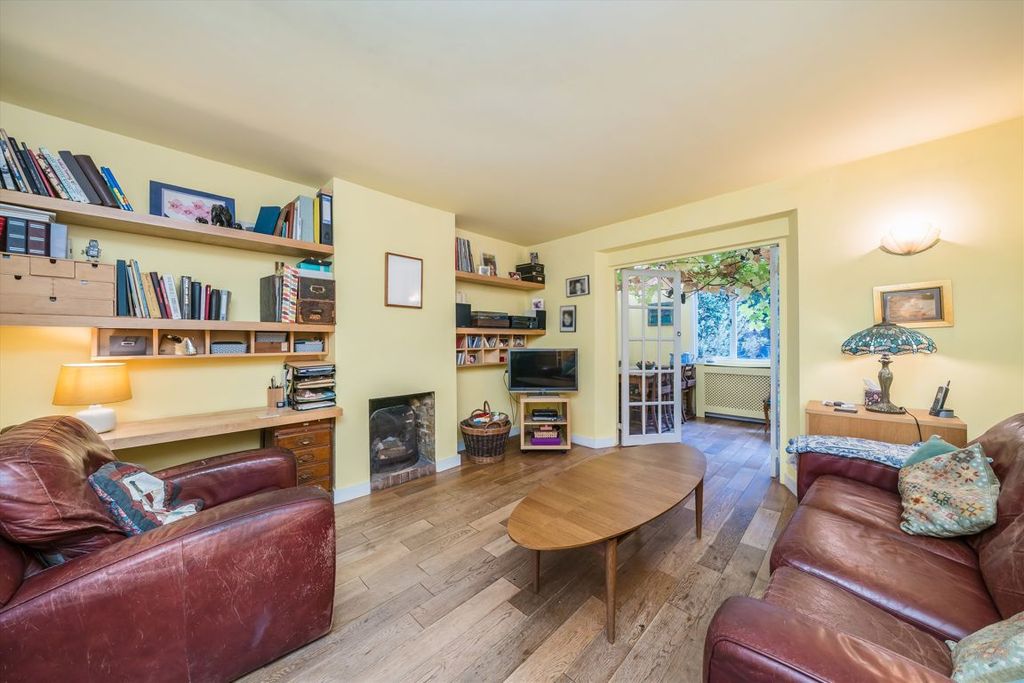 Property photo 2 of 7