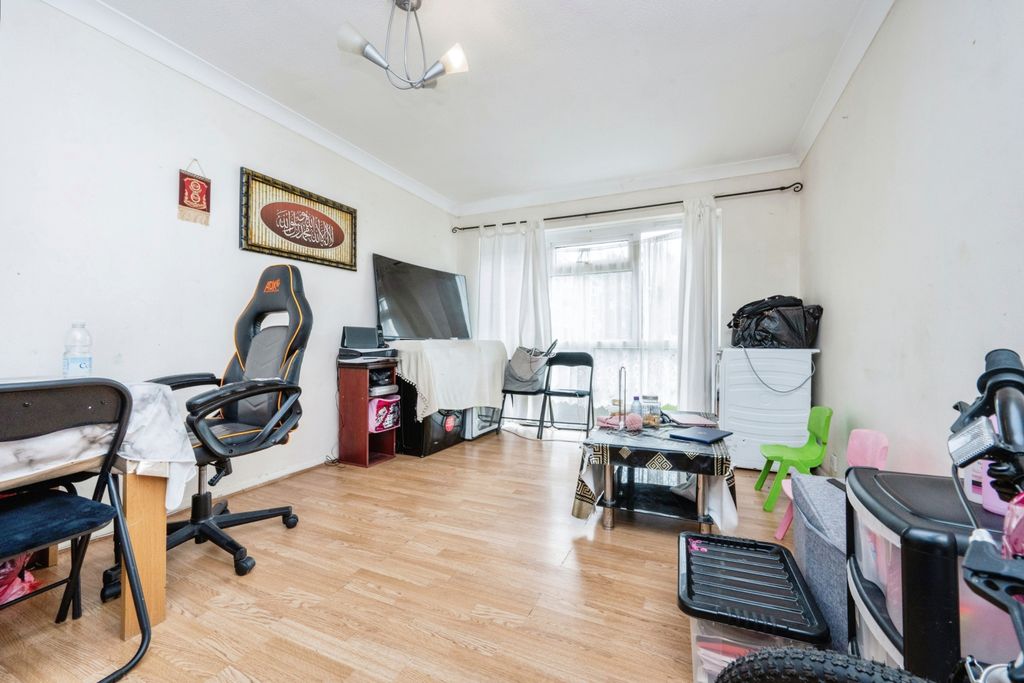 Property photo 2 of 15 Photography