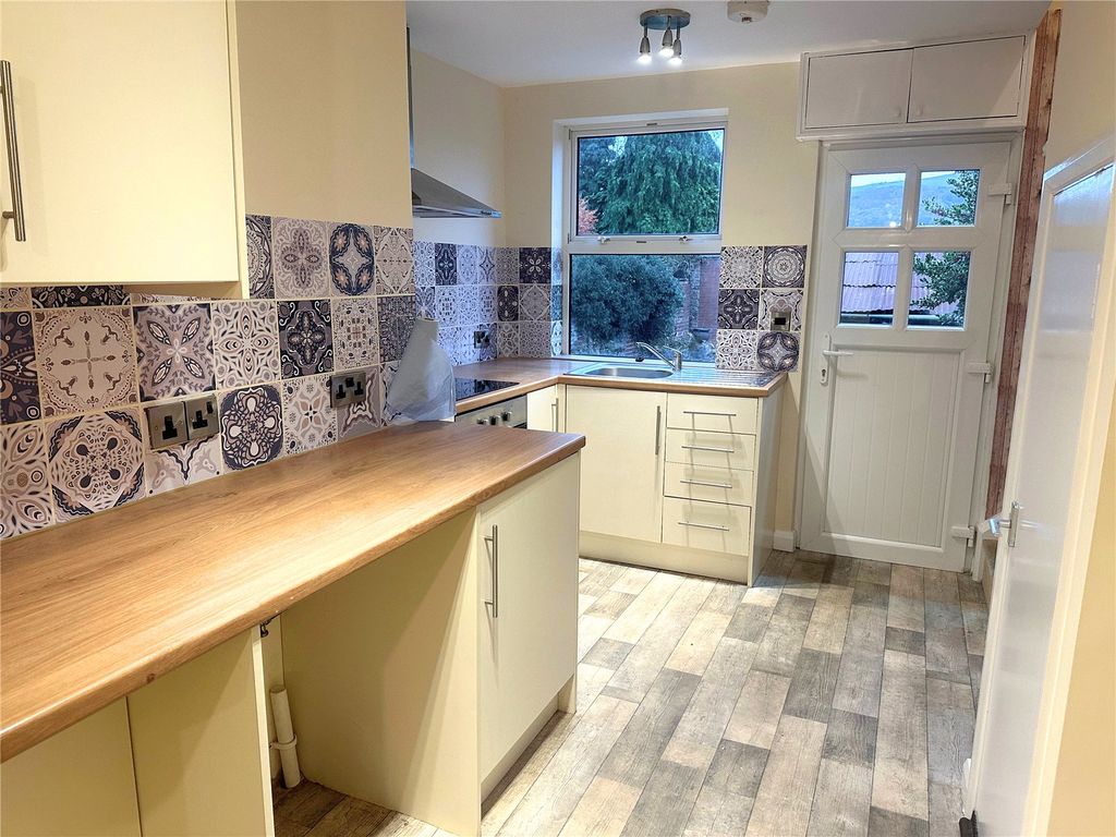 Property photo 2 of 17 Picture No. 29