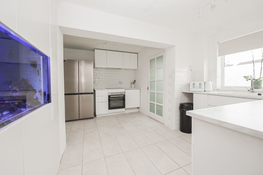 Property photo 2 of 20 4868113