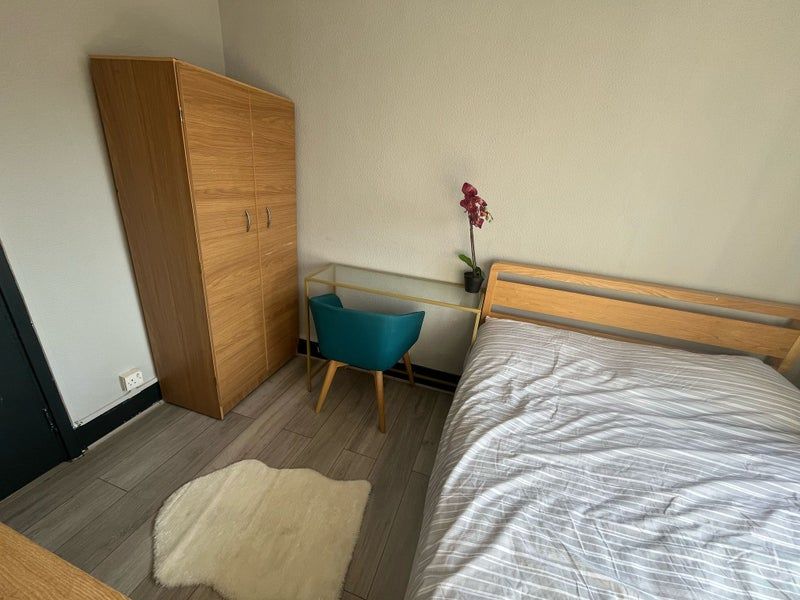 Property photo 3 of 12 Room 3- £700 Available 05/07/2026