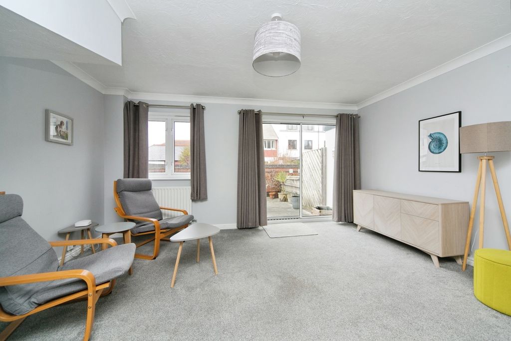 Property photo 2 of 16 Living Room