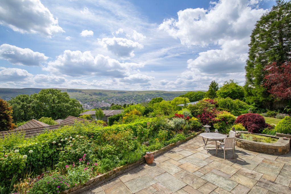 Property photo 2 of 30 Stunning Views