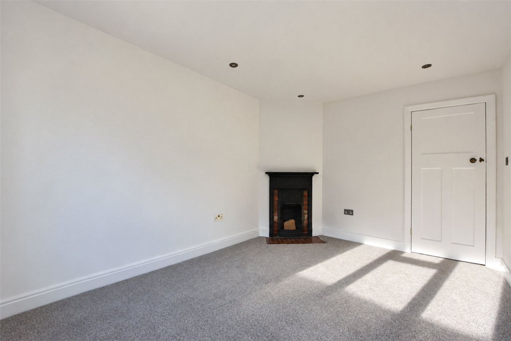 Property photo 2 of 11 Picture No. 02