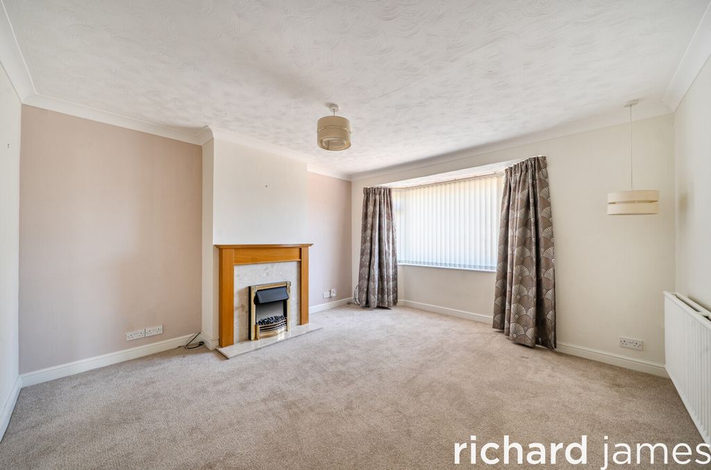 Property photo 2 of 14 1c82984945B94B9094701F77Bba452Ab