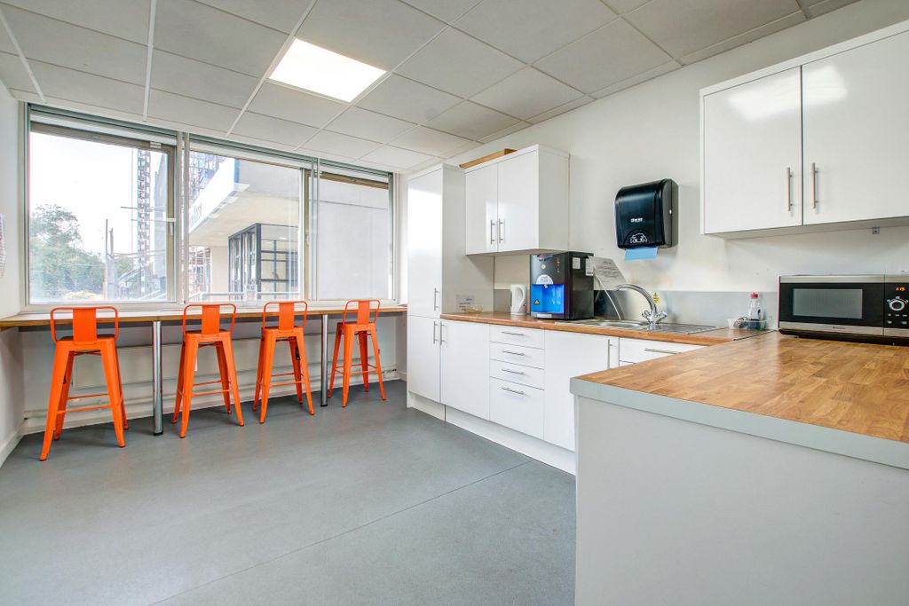Property photo 3 of 15 6F2d38F404F52Cdb9A28015Acc92335A-Letting70044.Jpeg