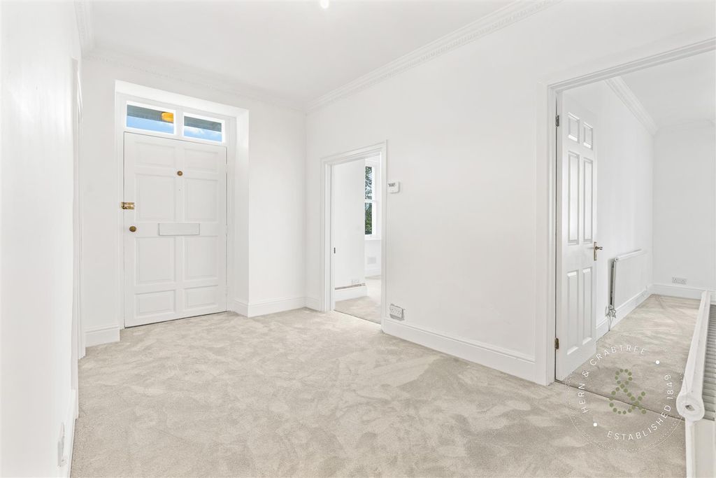 Property photo 2 of 25 Hern Crabtree-288.Jpg