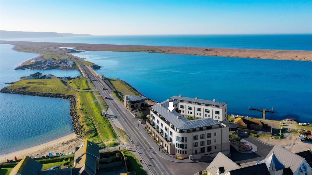 Property photo 2 of 10 Arrow Ep.Jpg