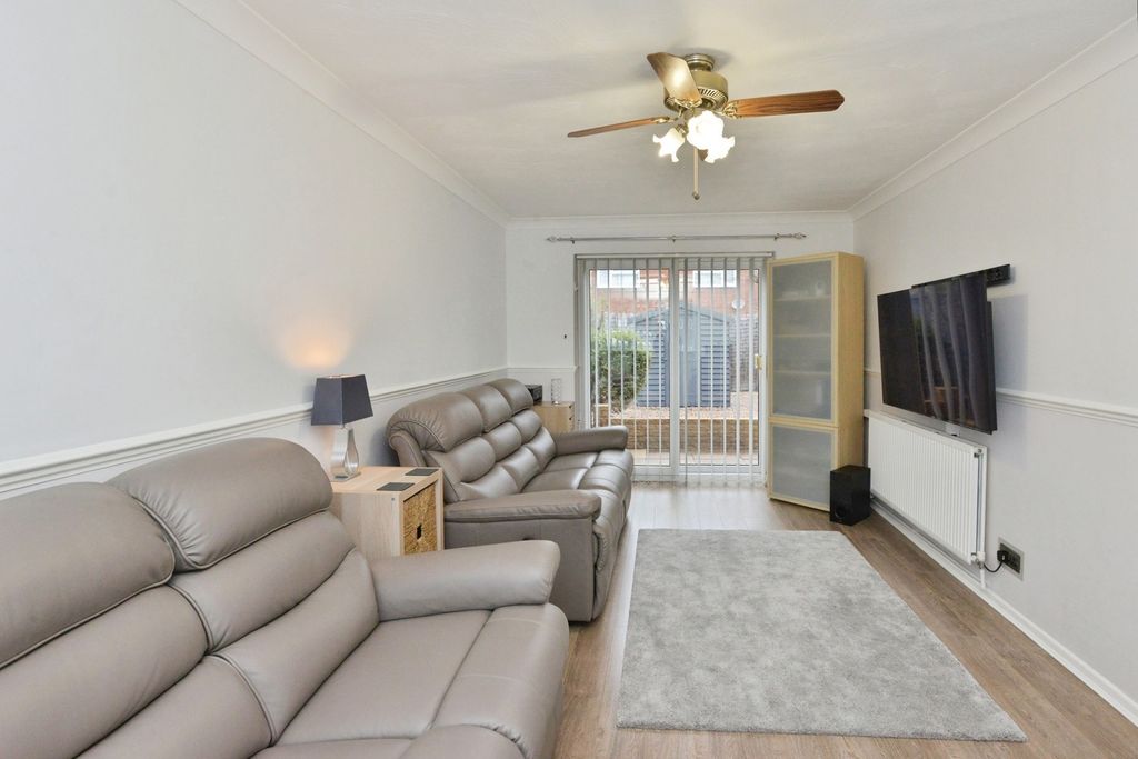 Property photo 3 of 21 Pbox-Img.Jpg