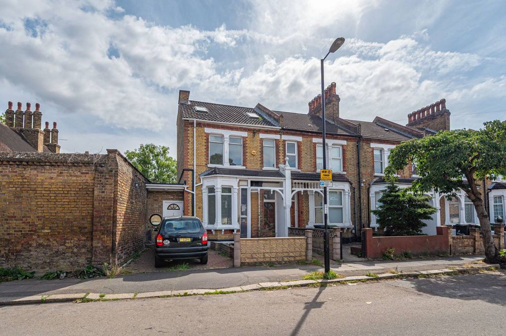 Property photo 1 of 43