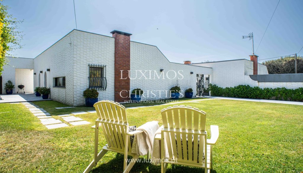 Property photo 2 of 25