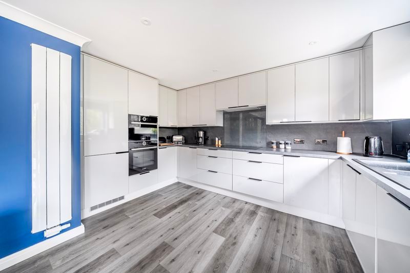 Property photo 3 of 22 Kitchen/Diner