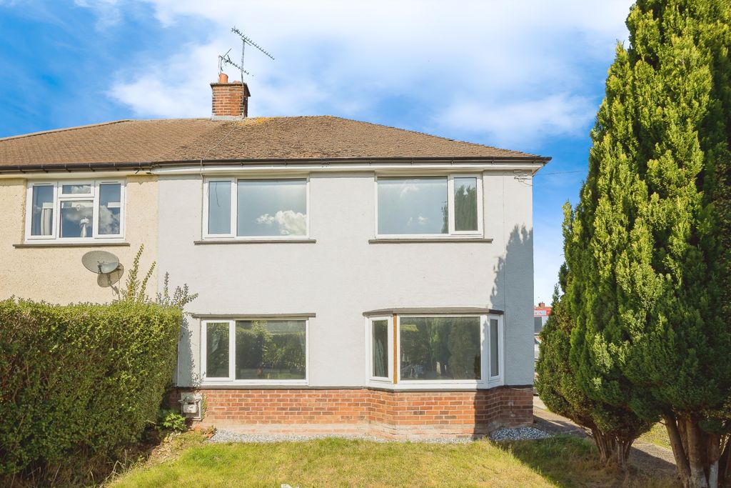 Property photo 2 of 14 Large Garden