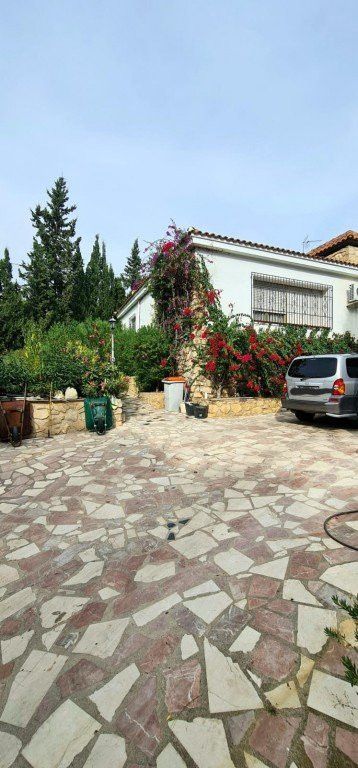 Property photo 1 of 35