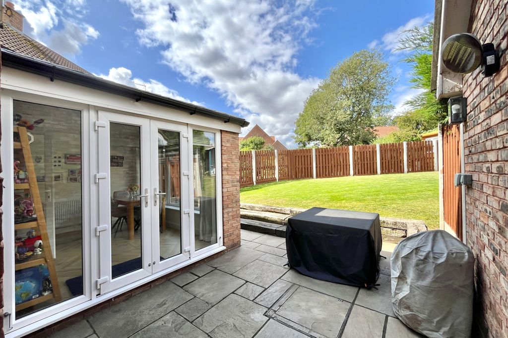 Property photo 2 of 23 21