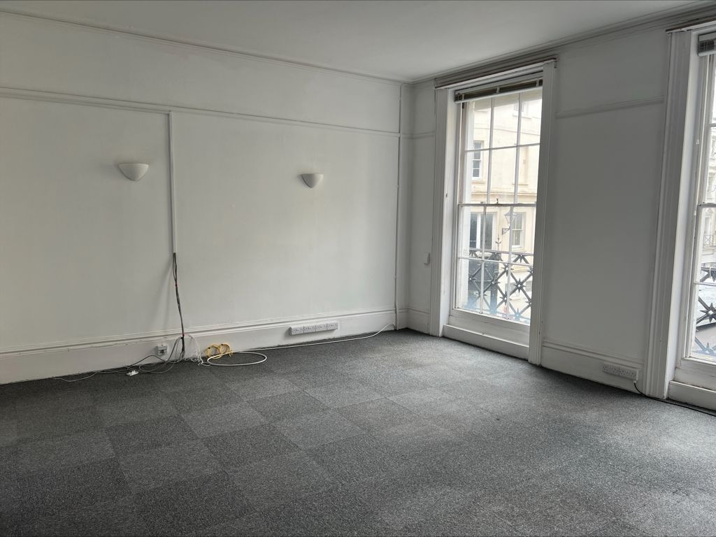 Property photo 3 of 18 Photo 12