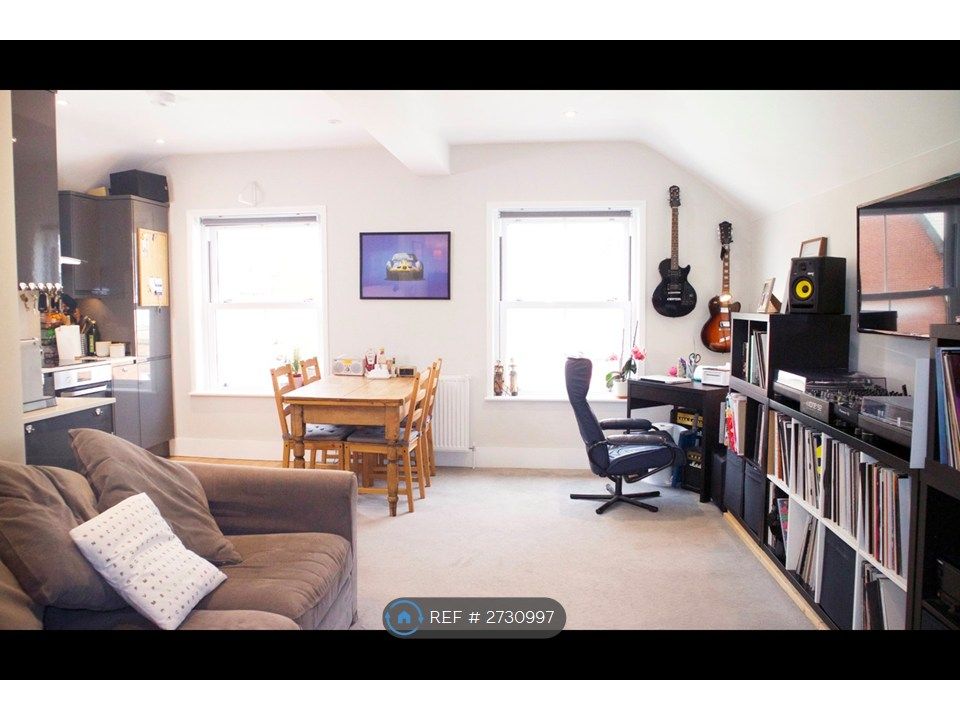 Property photo 2 of 12 Living Room