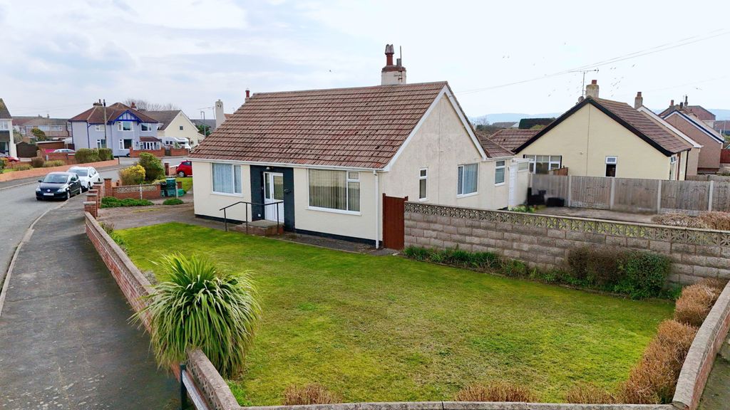 Property photo 2 of 21