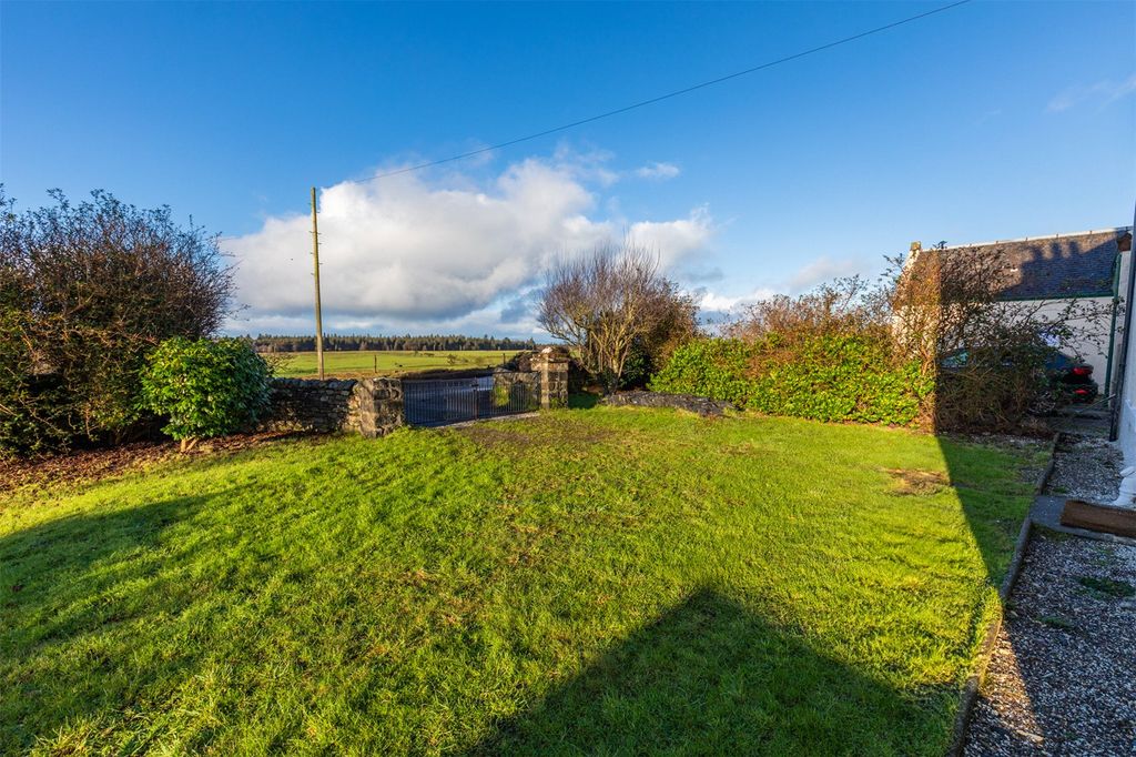 Property photo 3 of 19 Picture No. 16