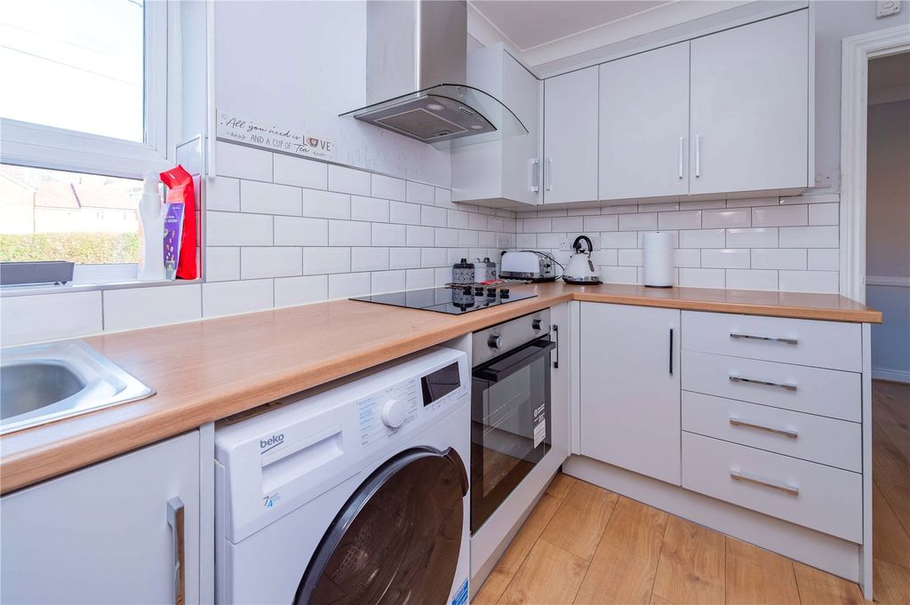 Property photo 3 of 38 Picture No. 28