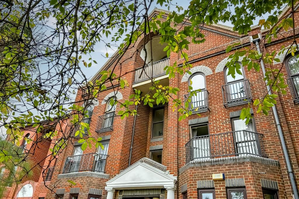 Property photo 1 of 20 Front