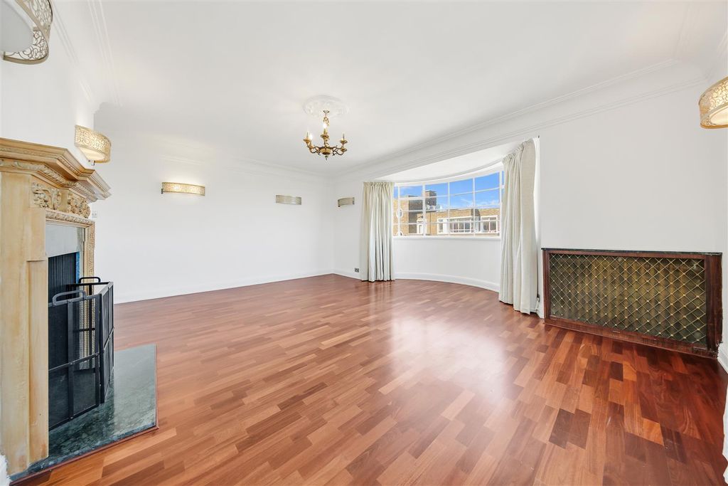 Property photo 3 of 43