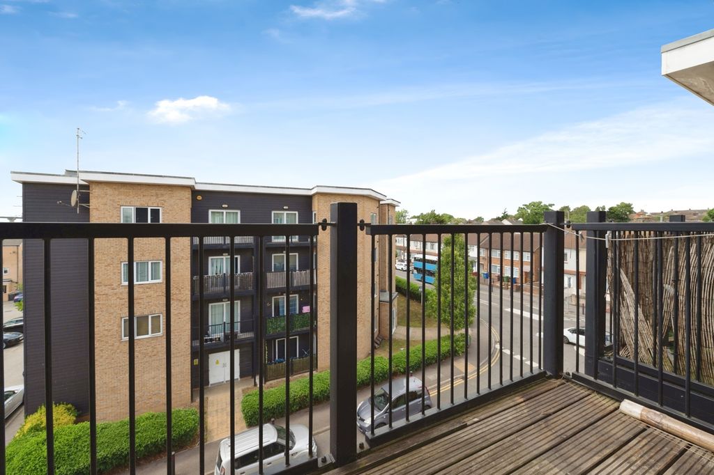 Property photo 2 of 14 Photo