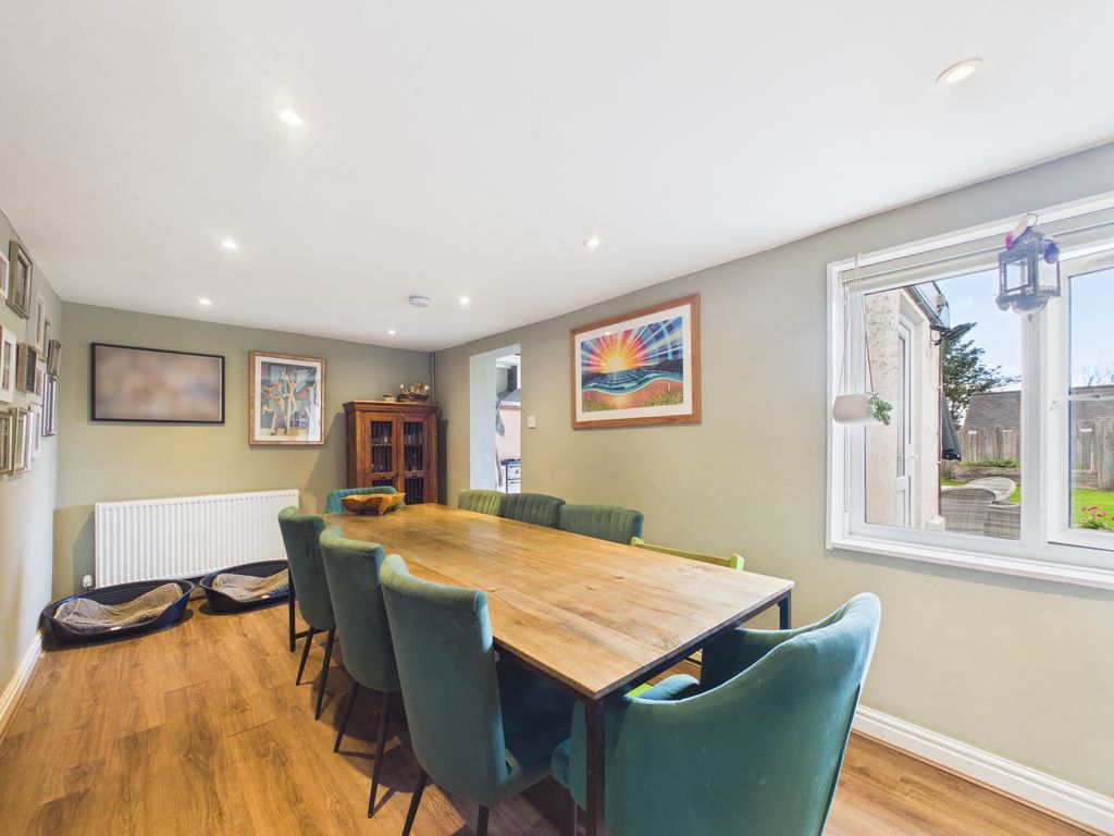 Property photo 2 of 11 Dining Room