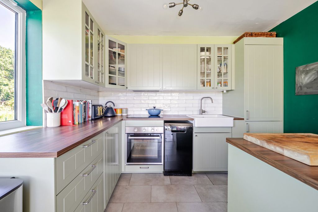 Property photo 2 of 20 1485822-13-6A4652...