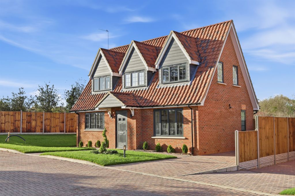 Property photo 1 of 32