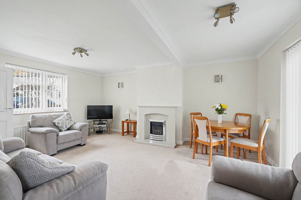 Property photo 2 of 21