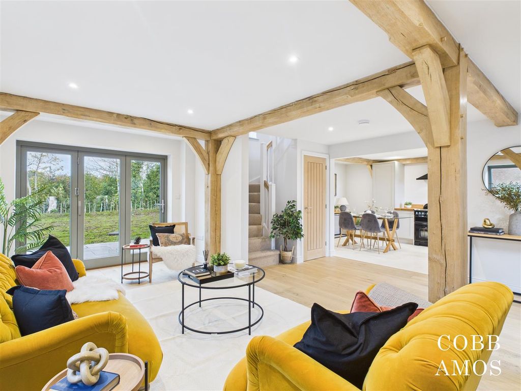 Property photo 2 of 33 Cam02803G0-Pr0240-Still021.Jpg