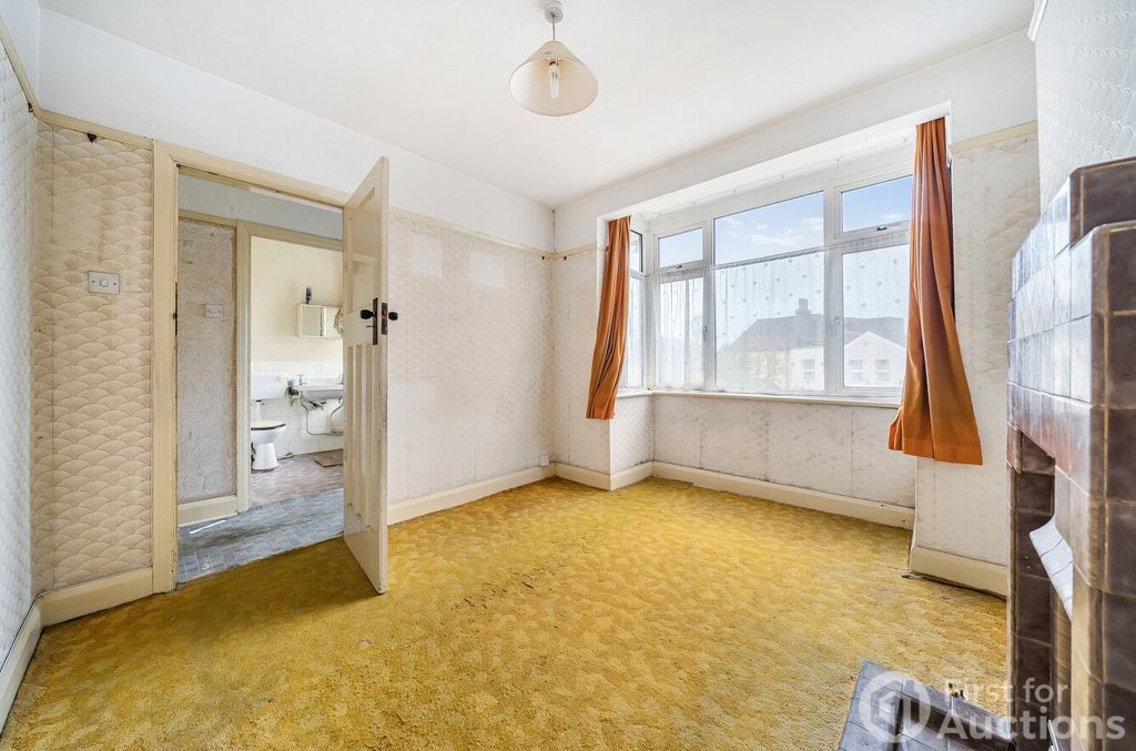 Property photo 2 of 13 2