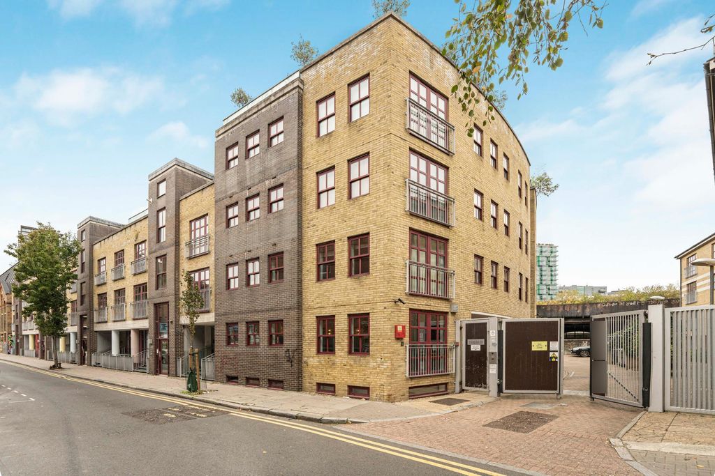 Property photo 1 of 15 Photo 0