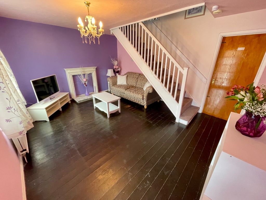 Property photo 3 of 11 4878242