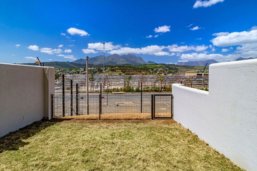 Property photo 3 of 30 St1721194