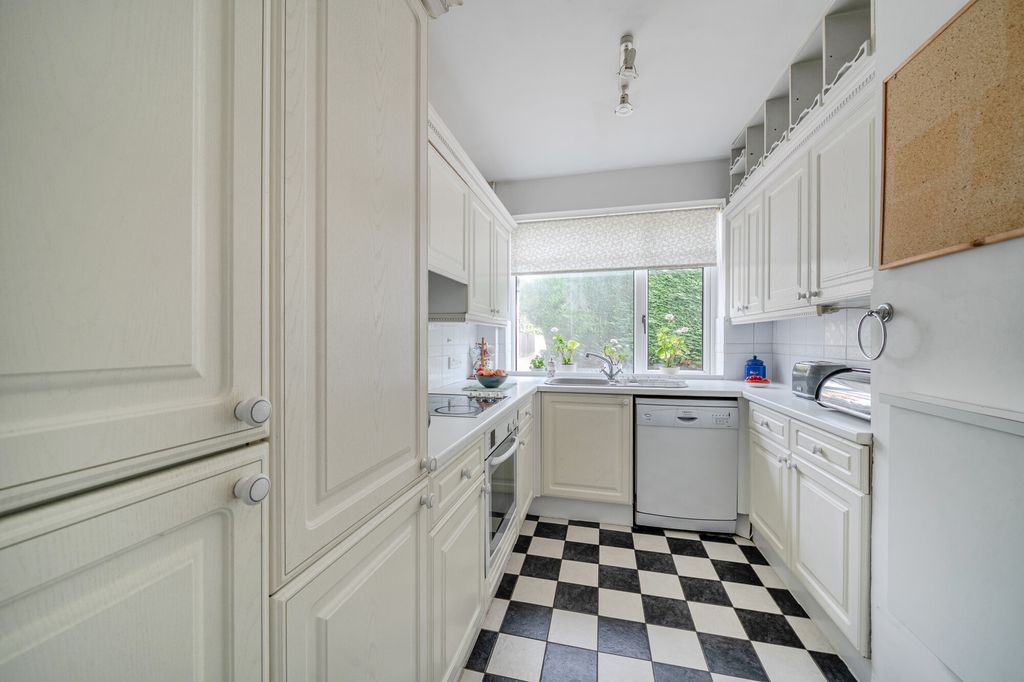Property photo 3 of 14
