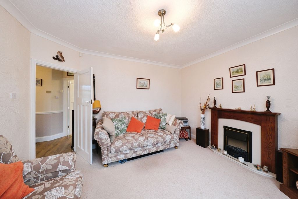 Property photo 3 of 18 Pbox-Img.Jpg