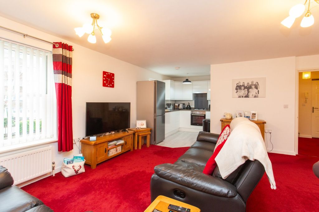 Property photo 2 of 8 Picture 2